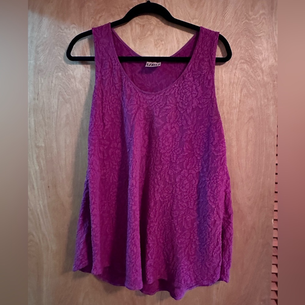 URU one size (fits XL and L) magenta sleeveless used top